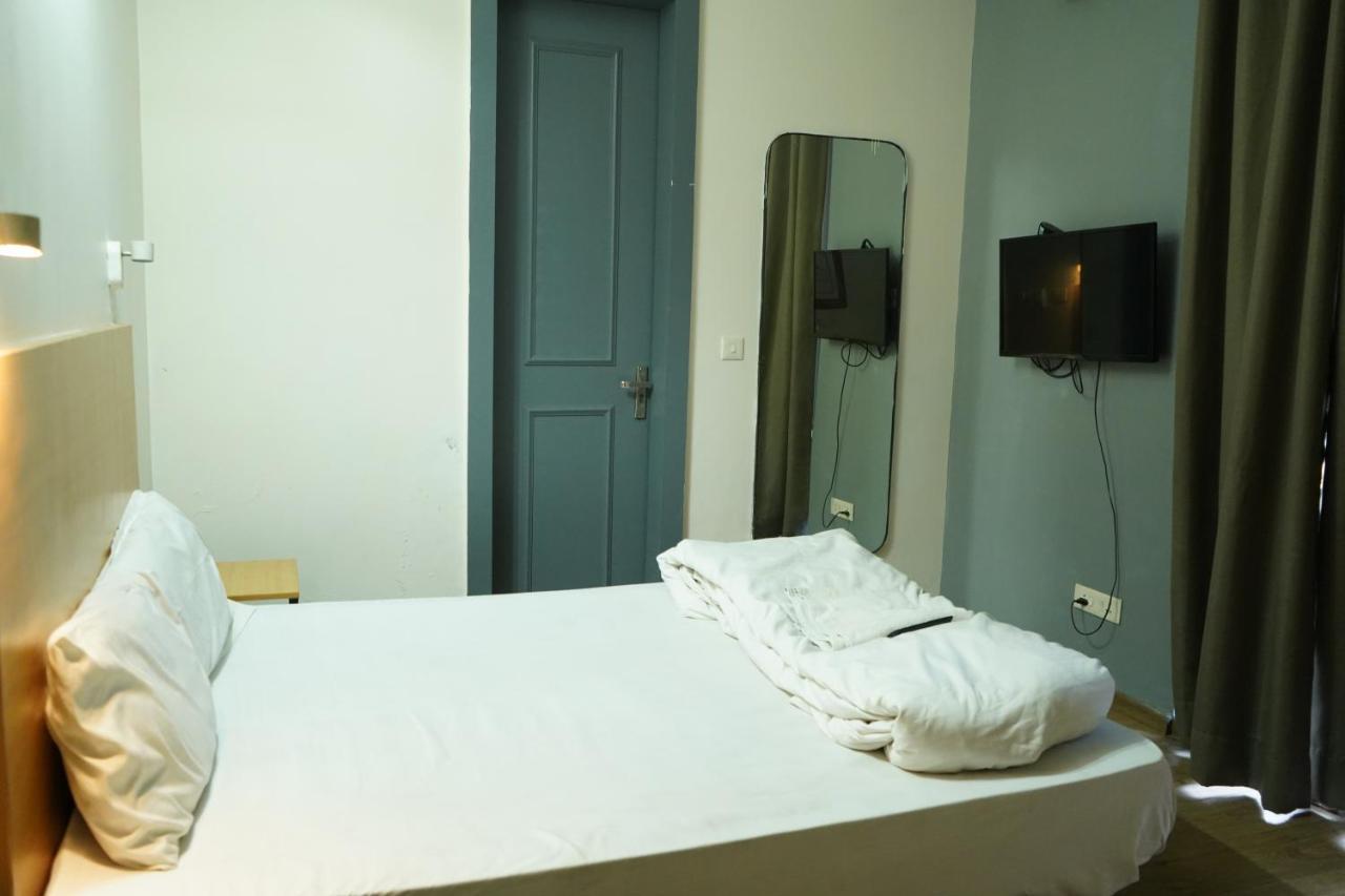 Fabhotel Sky Land Delhi Kültér fotó