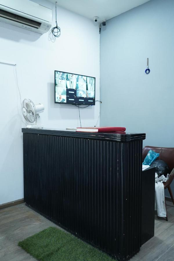 Fabhotel Sky Land Delhi Kültér fotó