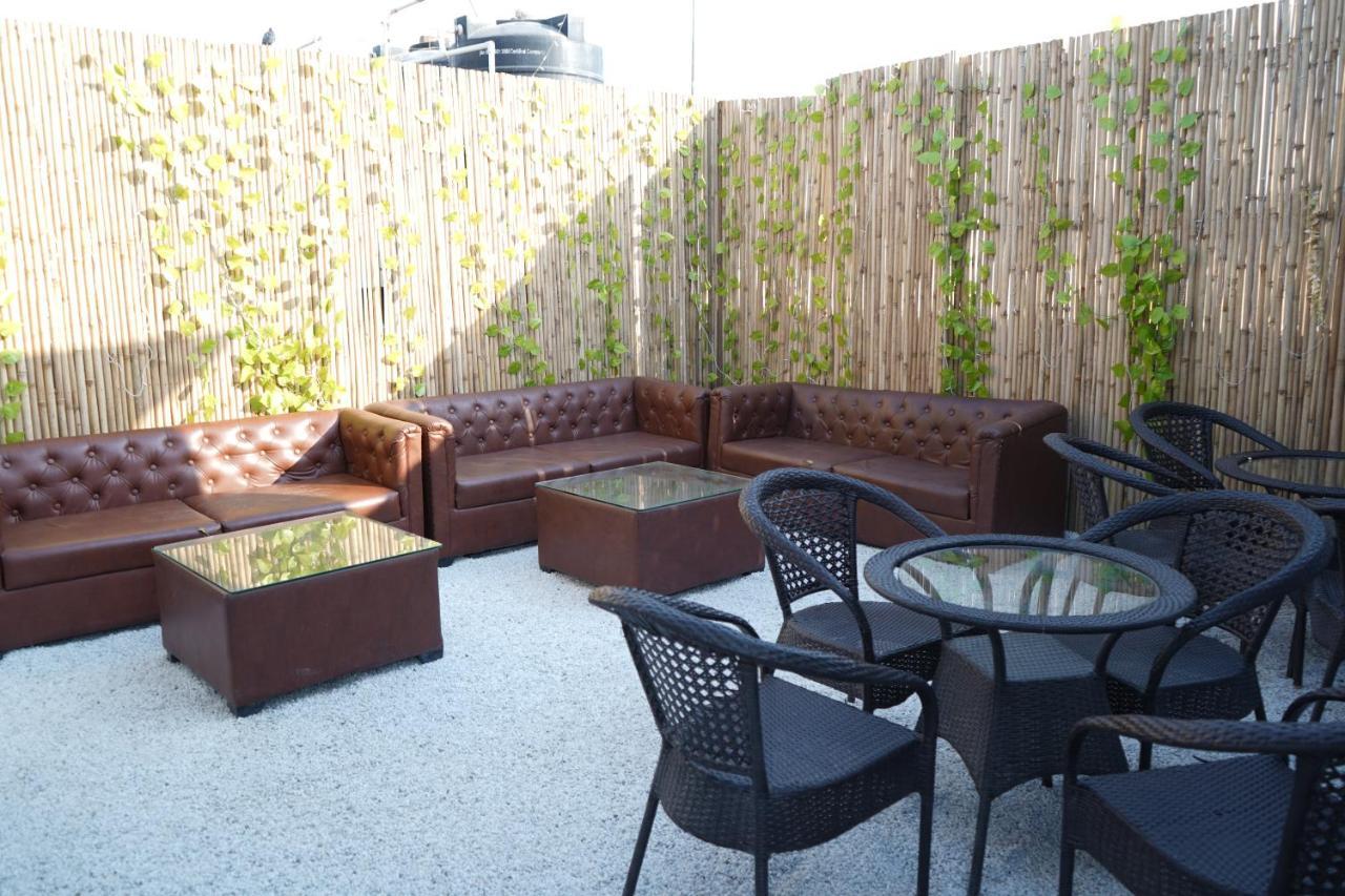 Fabhotel Sky Land Delhi Kültér fotó