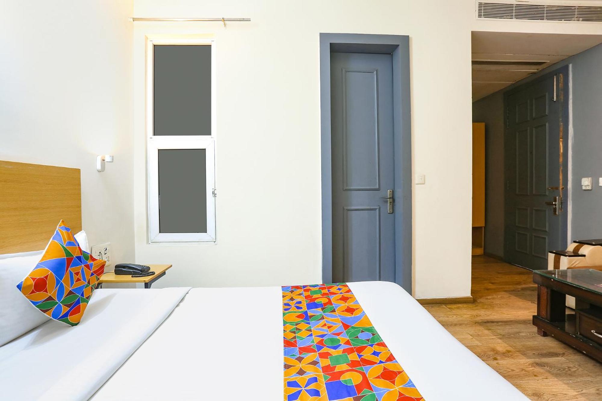 Fabhotel Sky Land Delhi Kültér fotó