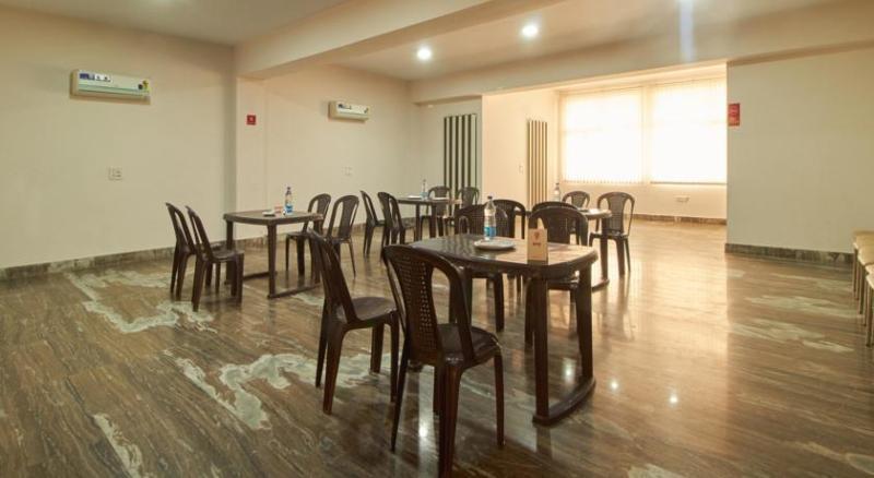 Fabhotel Sky Land Delhi Kültér fotó